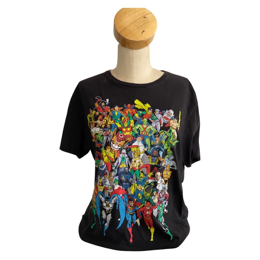 DC Comic Tee. Youth Large